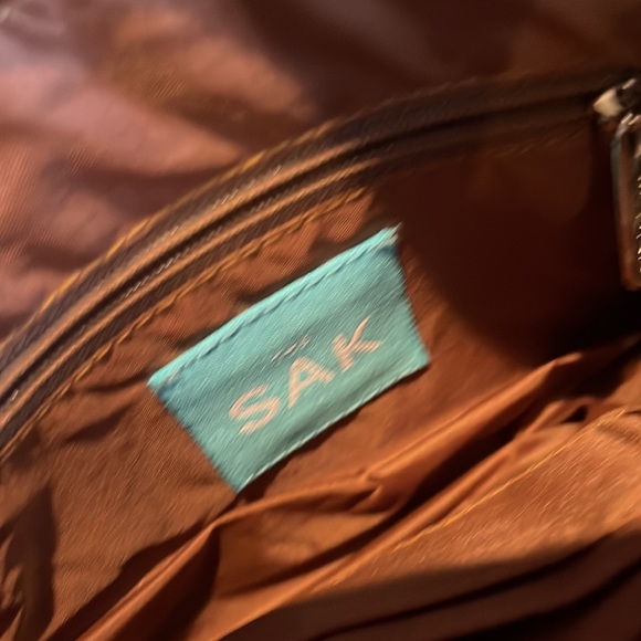 The Sak crossbody.  Crochet, lined.  Zip top with inside zip pocket - Picture 4 of 4